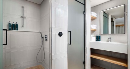 Hilton Garden Inn Evora Room Type - KING DELUXE WITH SOFA BED