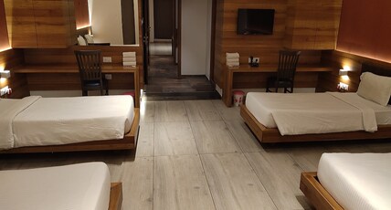 The Bliss Hotel - Pure Veg Room Type - 6 Bedded Family AC Room