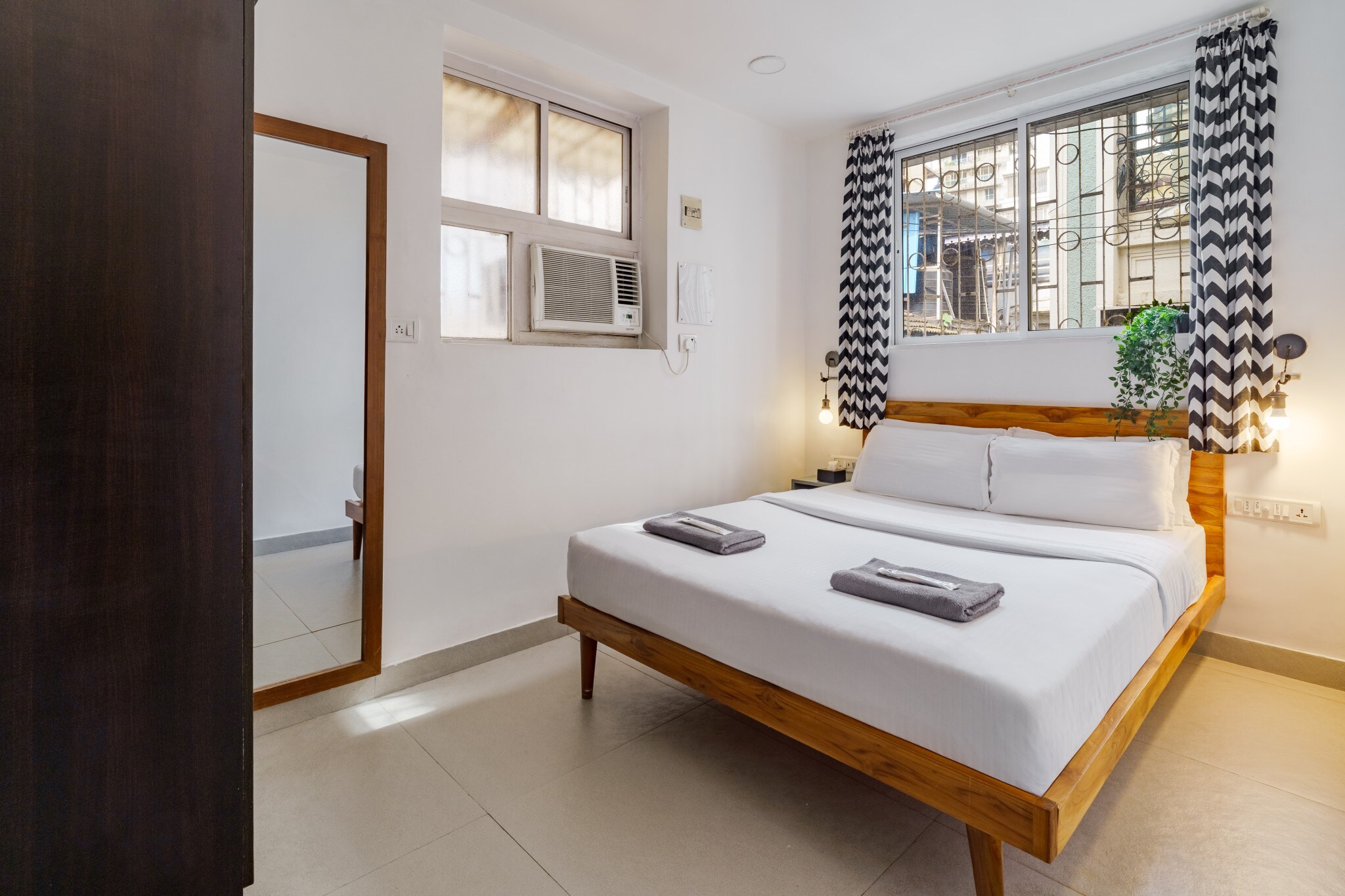 Alcove 1BHK in Bandra W by Squareone Stays - Tap to explore photos