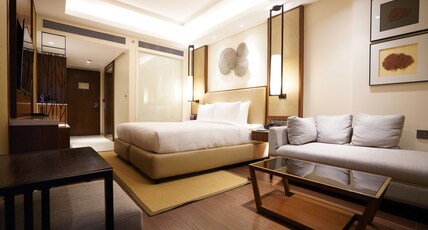Courtyard by Marriott Mahabaleshwar Room Type - Guest Room, King Bed, Valley View, Balcony