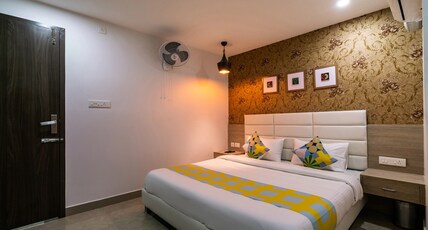 ESGEE TOWER NEAR SOUTH RAILWAY STATION ERNAKULAM Room Type - Standard AC Room