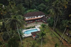 Keloth Tharavad Heritage | Entire 6 Bedroom with Pool