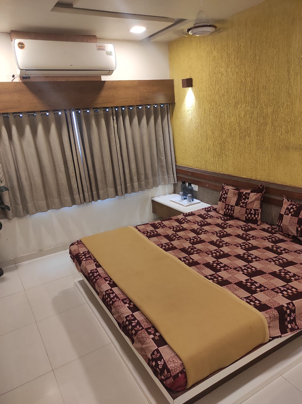 Hotel Satkar Guest House - Tap to explore photos