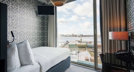 DoubleTree by Hilton Hotel Amsterdam - NDSM Wharf Room Type - DOUBLE GUEST RM WATER VIEW