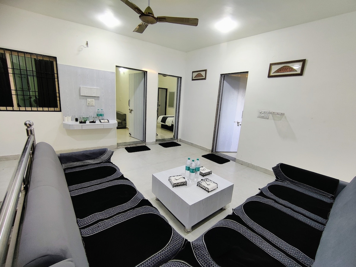 Boss Man Villa Mount Abu - Tap to explore photos