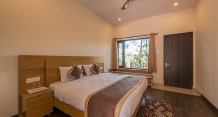 Boros Resort Room Type - Executive Room with Balcony