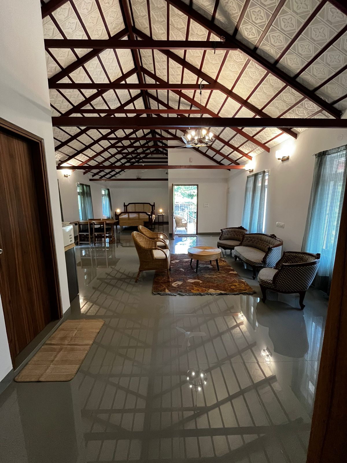 Birdsong Estate Stay - Tap to explore photos