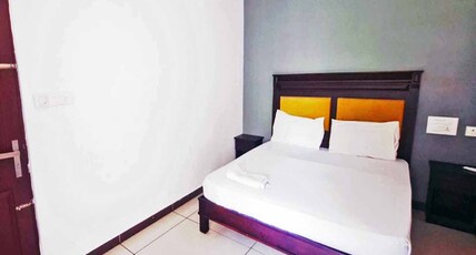 Residency OakBreeze Kochi Room Type - Standard NON AC