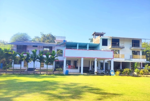 The For Rest Resort
