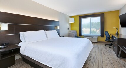 Holiday Inn Express & Suites CLEVELAND-RICHFIELD Room Type - 1 King Standard Communications Mobility Accessible Tub Holiday Inn Express & Suites CLEVELAND-RICHFIELD Room Type - 1 King Standard Communications Mobility Accessible Tub