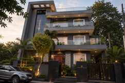 KINGSTON HOUSE