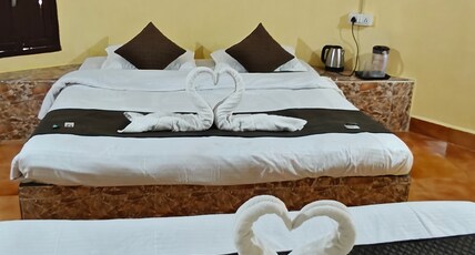Kutch Desert Homestay Room Type - Non AC Family Kutchi Traditional Bhunga