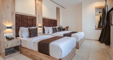 Hotel Silver Park Room Type - Deluxe Triple Room