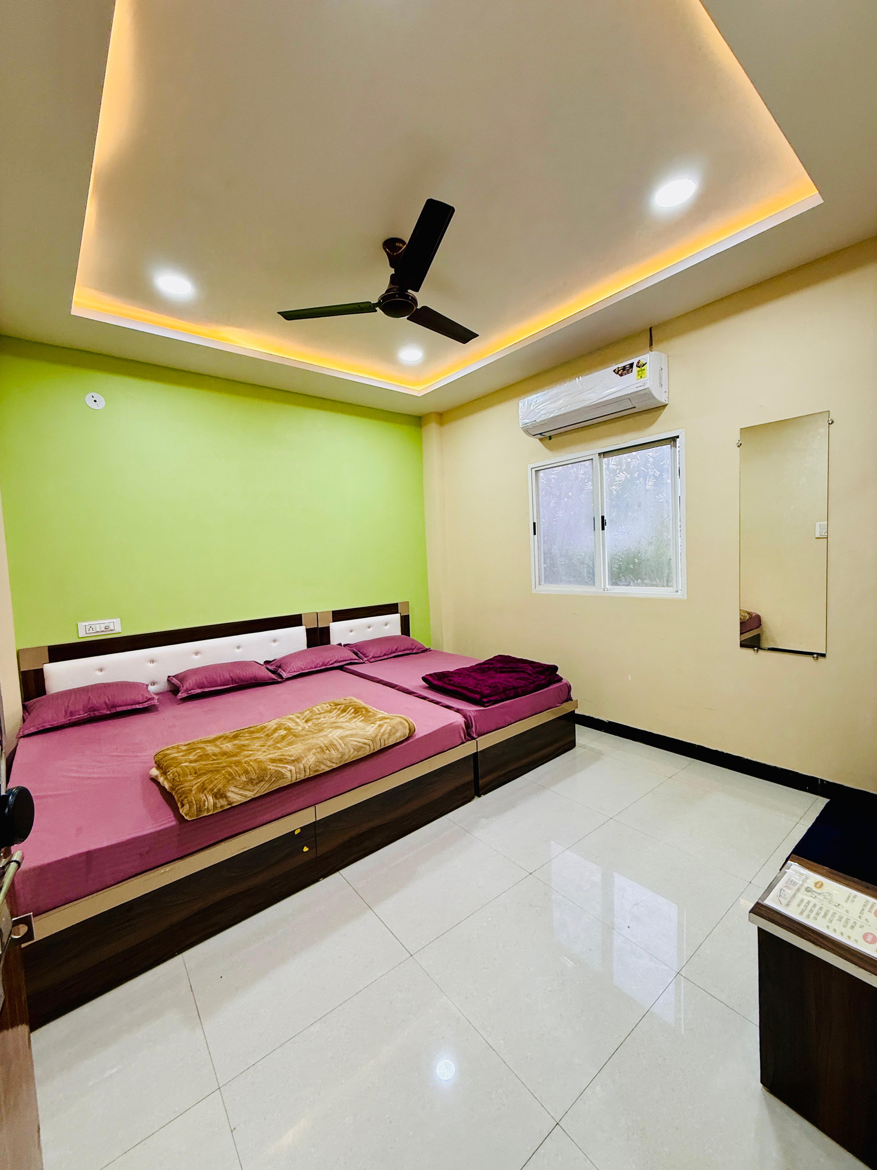 Shiv Shakti Home Stay - Tap to explore photos
