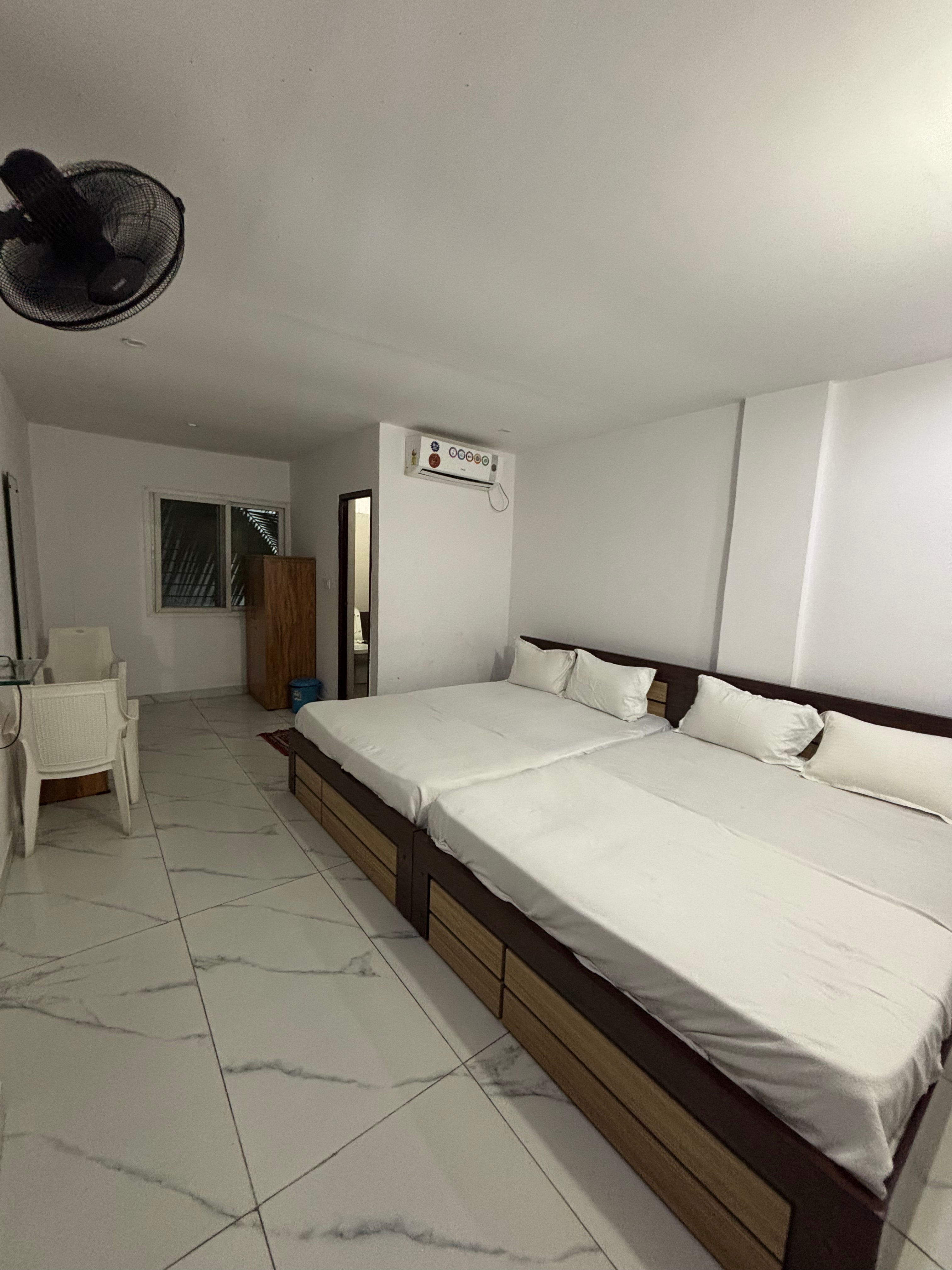 SLV ROYAL RESIDENCY HOTEL - Tap to explore photos