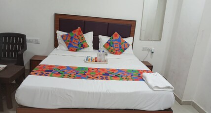 HOTEL GREEN PARK Room Type - Deluxe Room