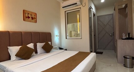 Sethi Grand Hotel Room Type - Deluxe Room