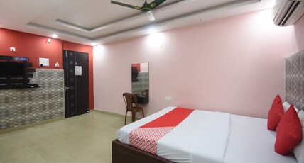 Hotel O Galaxy Room Type - Classic