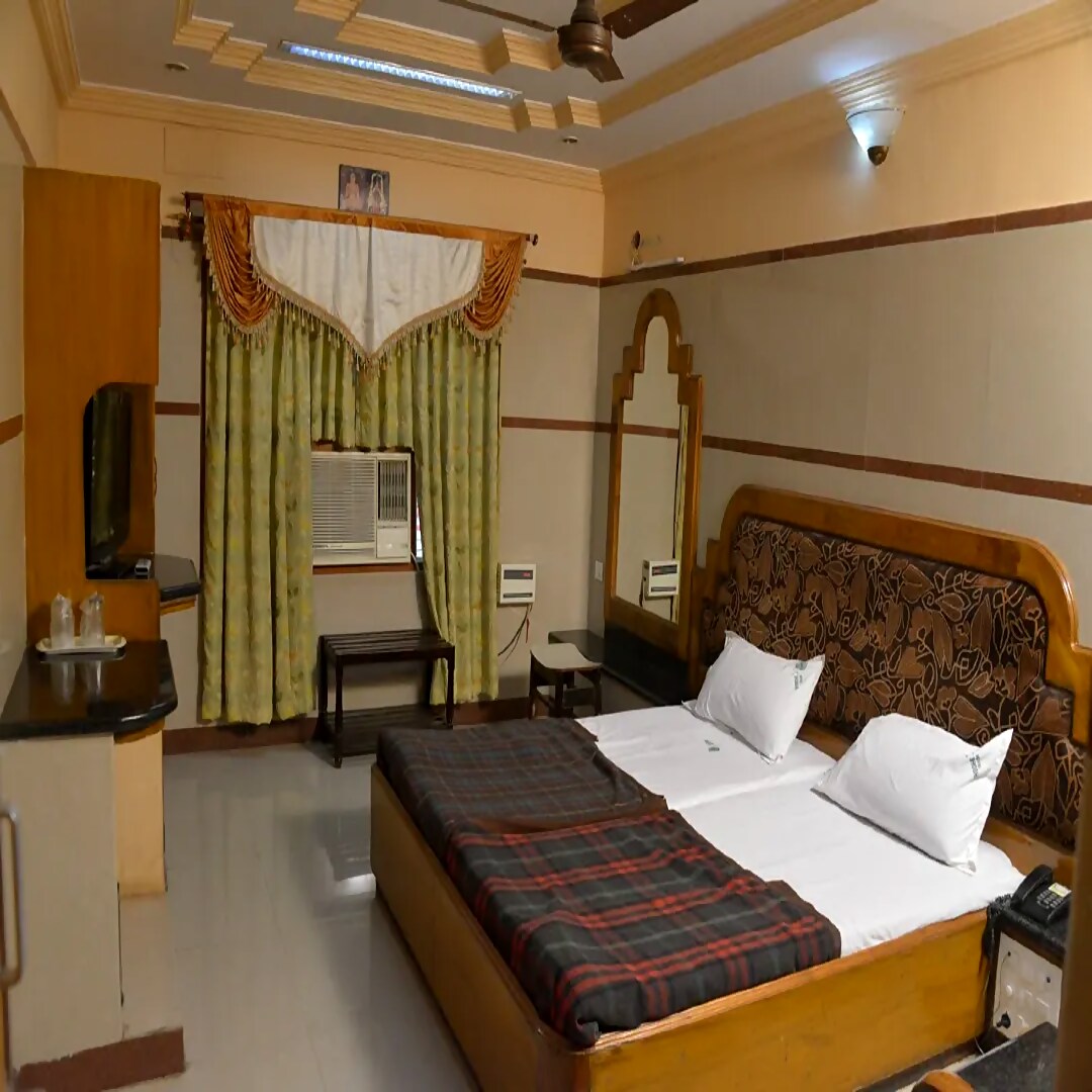 Hotel Shobha - Tap to explore photos