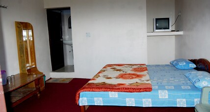Snow View Homestay | Rooms & Caretaker Room Type - Double bed mountain facing