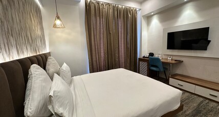 Hotel Kashi Pride Room Type - Excuitive Delux Room