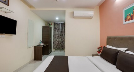 Collection O Lotus Grand Room Type - Classic