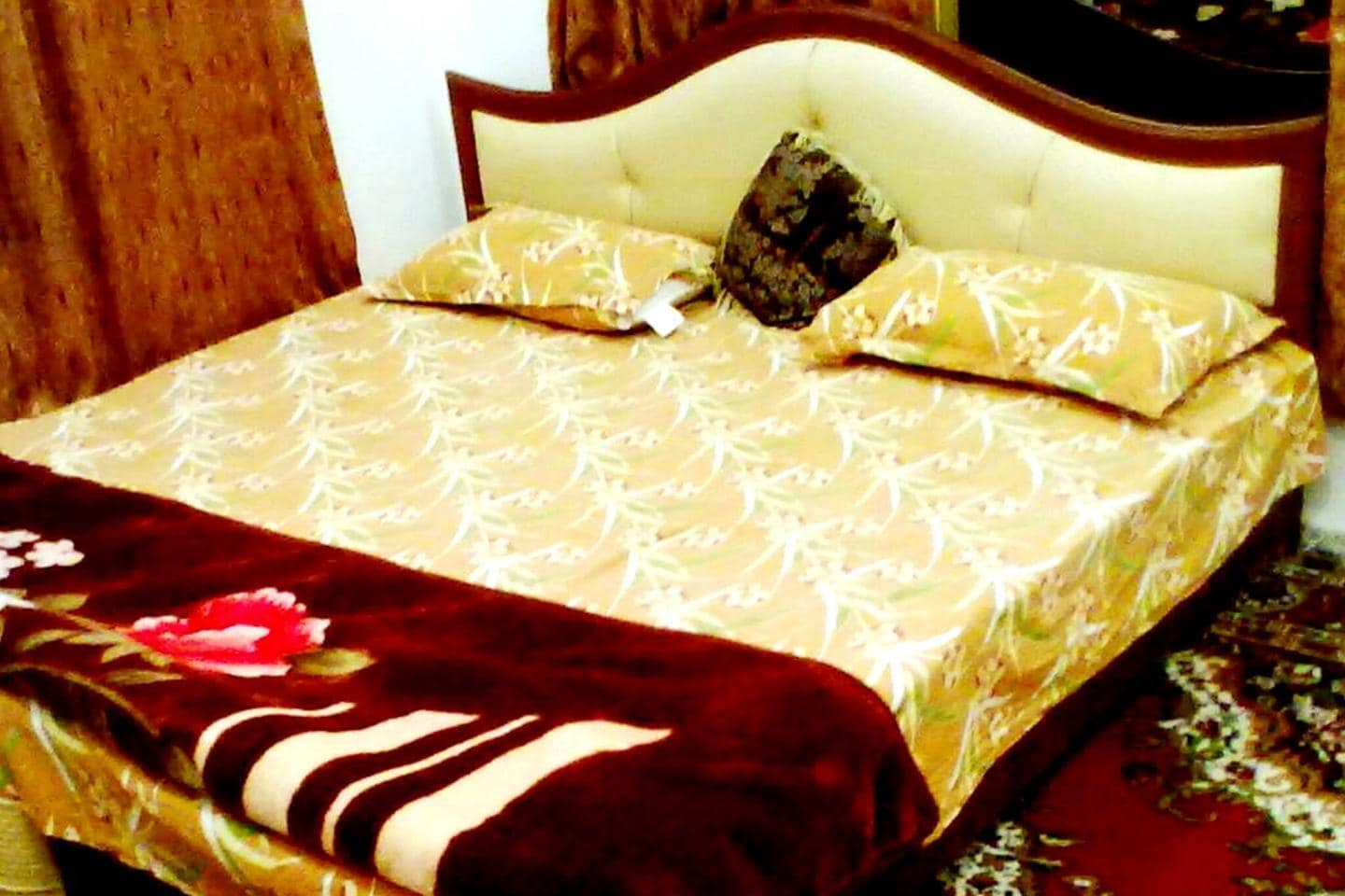 Hotel Fabulous Kashmir - Tap to explore photos