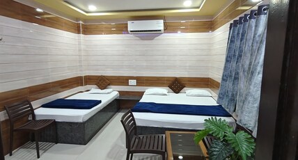 HOTEL UDAY RESIDENCY Room Type - TRIPLE BED PREMIUM WITH AC