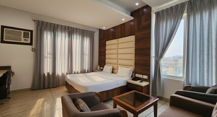 The Grand Inn Room Type - SUPER DELUXE DOUBLE BED ROOM