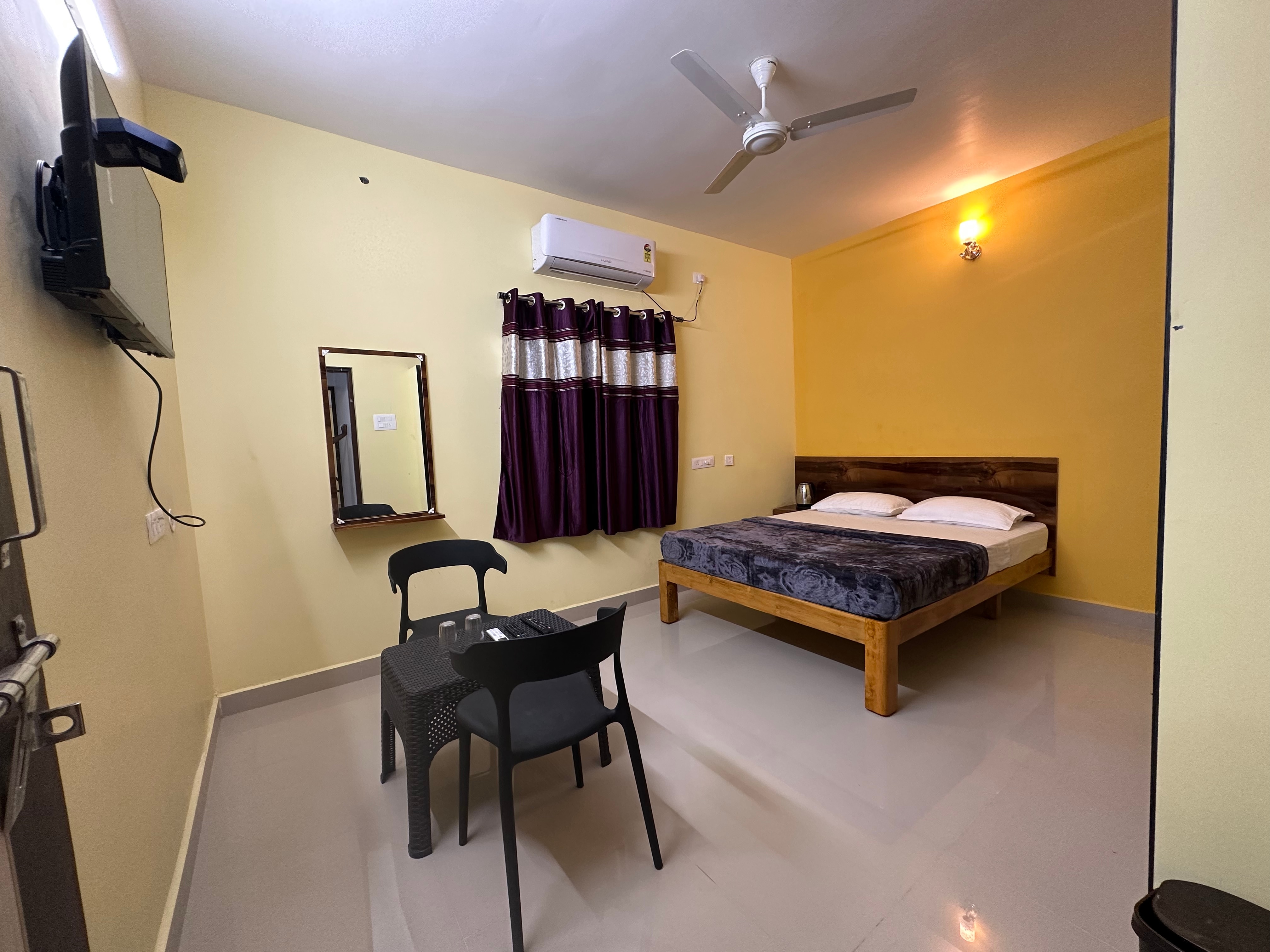 Ramakrishna Rooms - Tap to explore photos