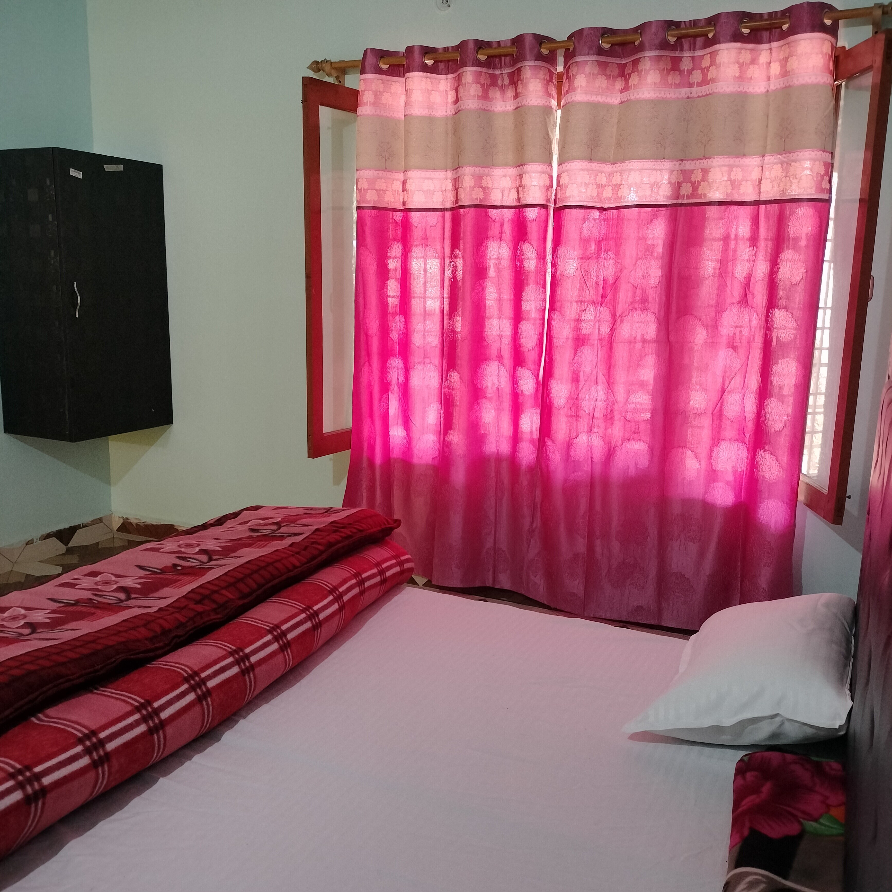 Aashiyana home stay - Tap to explore photos