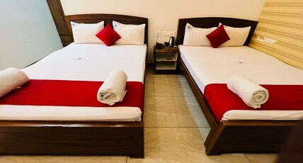 Raja Residency Near Isha Room Type - Four Cot