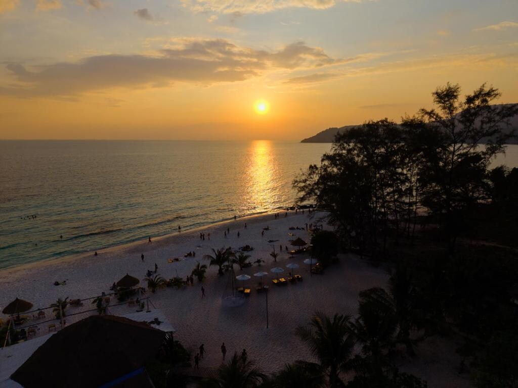 Long Beach Resort Koh Rong - Tap to explore photos