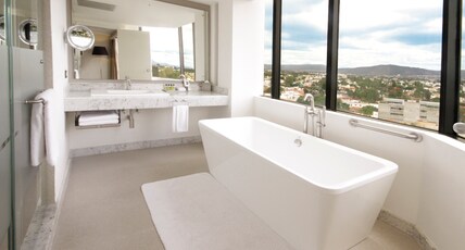 Presidente InterContinental Guadalajara (Pet-friendly) Room Type - 1 King Premium
