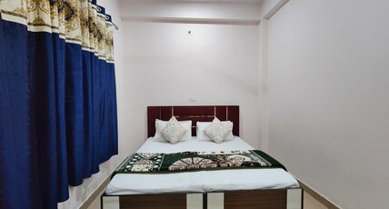 Thakur Guest House Room Type - Deluxe Room