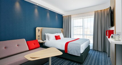 Holiday Inn Express GRIMSBY Room Type - 1 Double Standard Single Sofa Bed Free Hot Breakfast Holiday Inn Express GRIMSBY Room Type - 1 Double Standard Single Sofa Bed Free Hot Breakfast