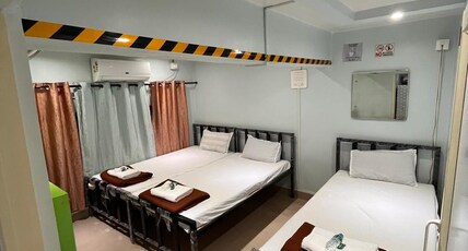 MAMA LODGING AND BOARDING Room Type - Triple Room with Common Bathroom