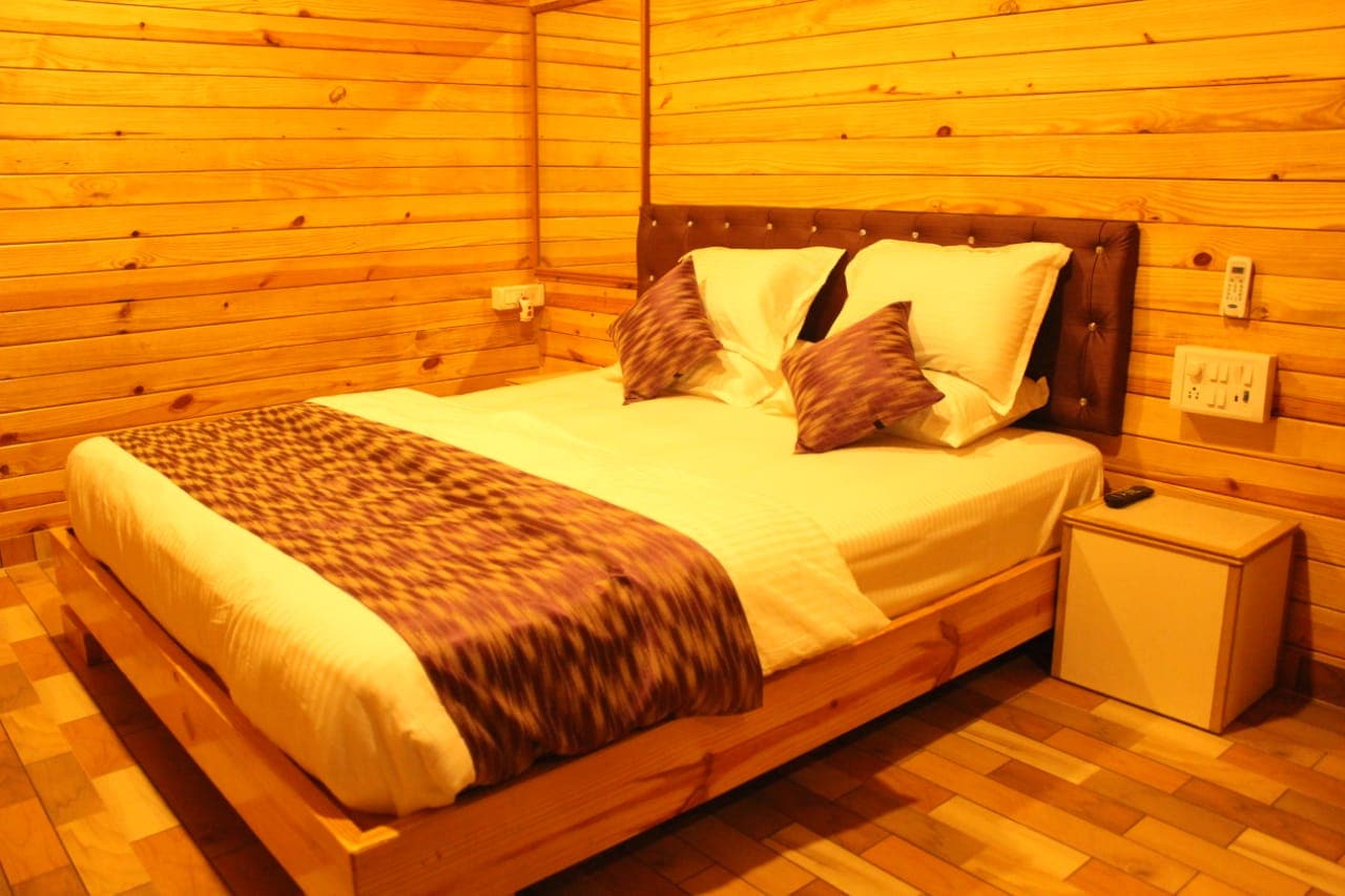 Tropical Cabanas - Tap to explore photos