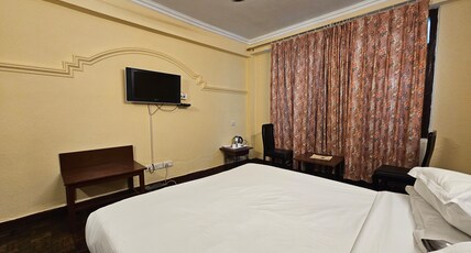 Hotel Classic The Mall Room Type - Deluxe Room (Non Lake Facing)