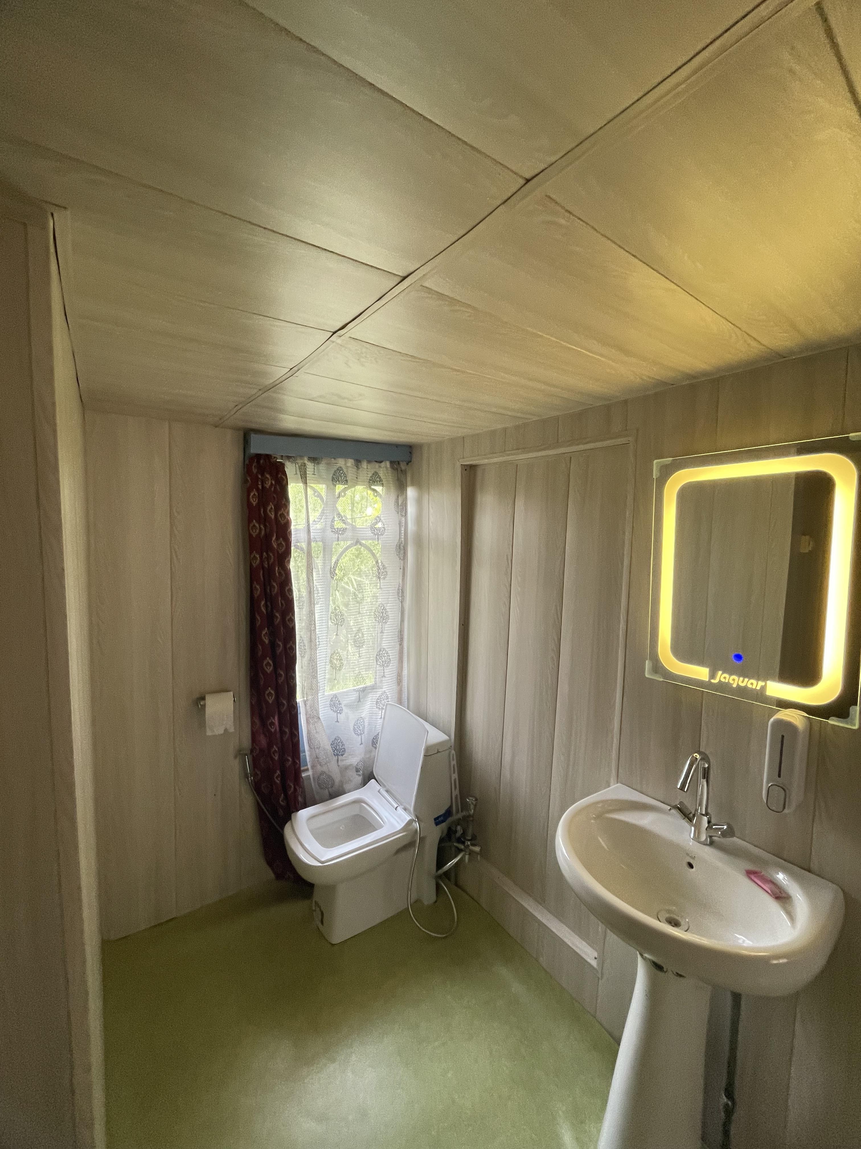 Lucky Kashmir Heritage Houseboat - Tap to explore photos