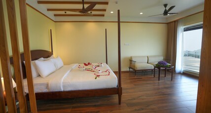 Misty Queen Room Type - Luxury Castle