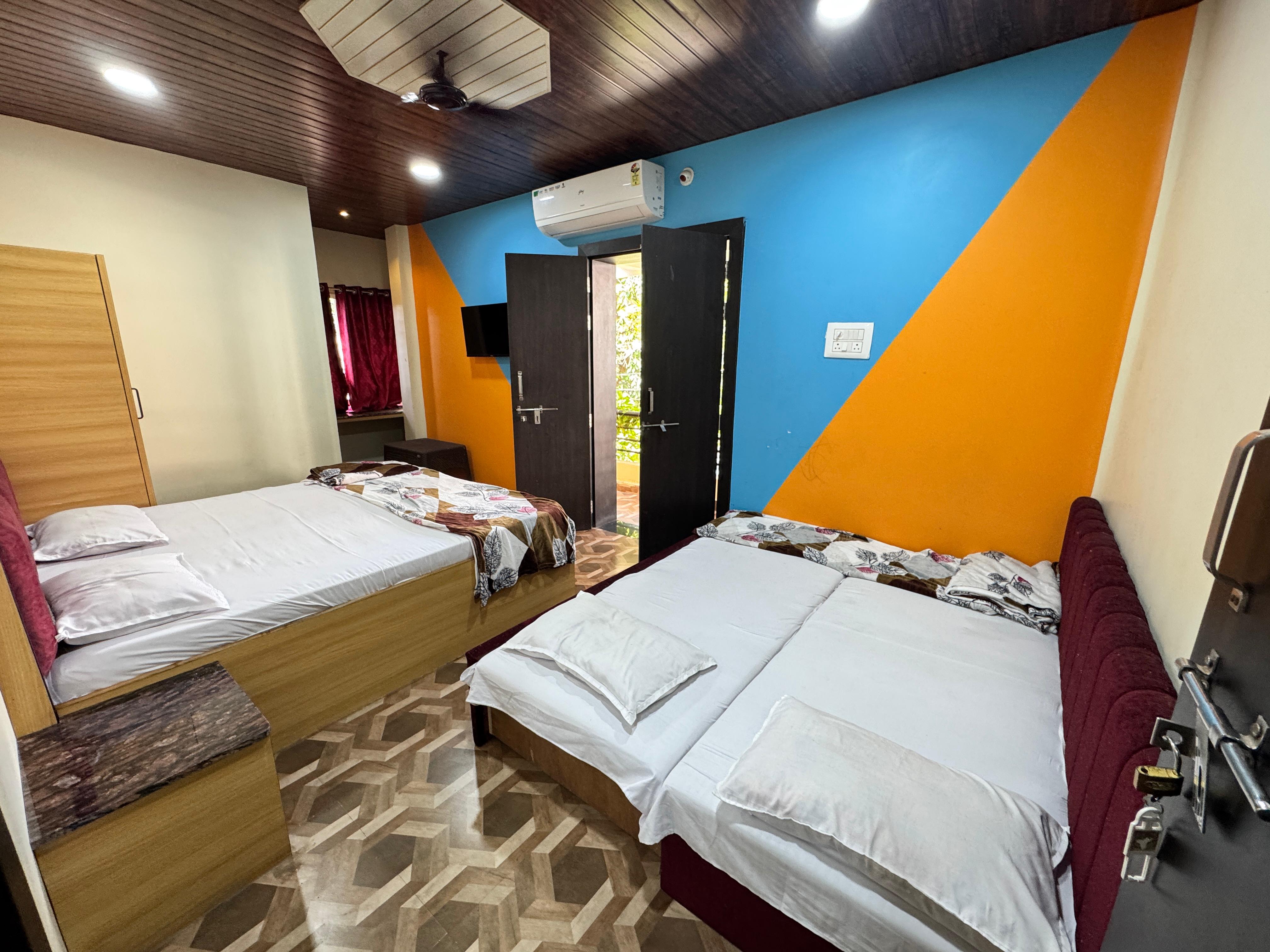 Jain Home Stay Guest House - Tap to explore photos