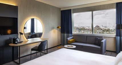 MERCURE ANTWERP CITY SOUTH Room Type - Privilege Room with 1 Kingsize Bed with Parkview