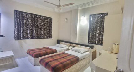 Hotel Oasis Room Type - Deluxe Twin Bed Room
