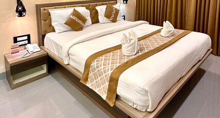 Hollywood Palace Resort Room Type - Maharaja Suite Wth Private Pool