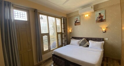 House of Lights, Solan Room Type - 3 BHK with mountain view