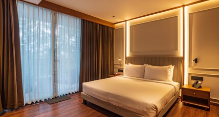 Morickap Lord's 83, Trademark Collection by Wyndham Room Type - Premium Suite King