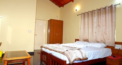 Honnukar Resort Room Type - Deluxe Non AC Room