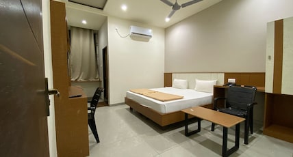 Hotel Shri Shrinivas Residency Room Type - Double AC Room