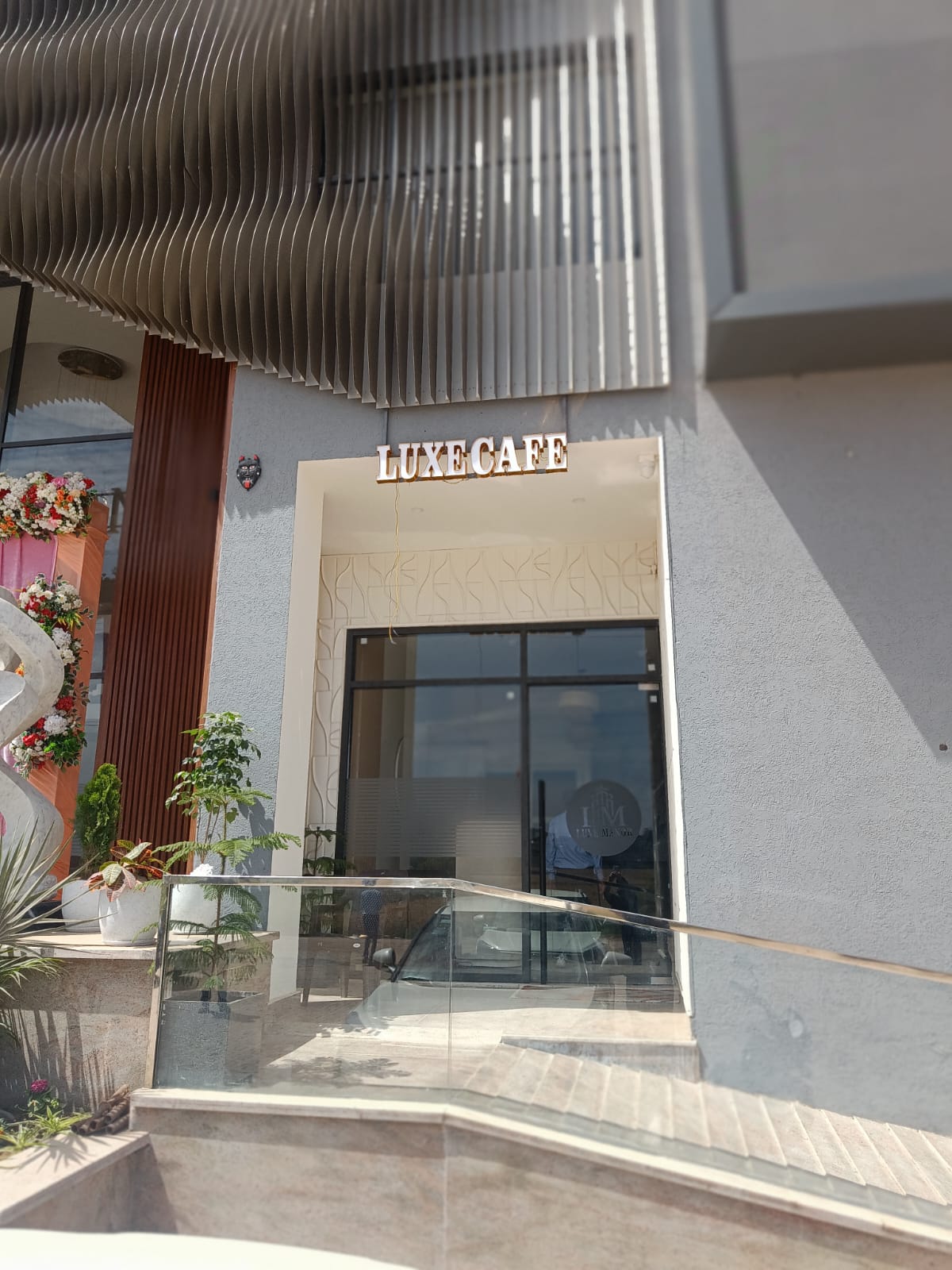 Hotel Luxe Manor Mohali - Tap to explore photos